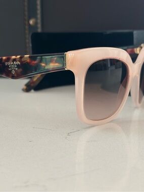 PRADA Women’s sunnies